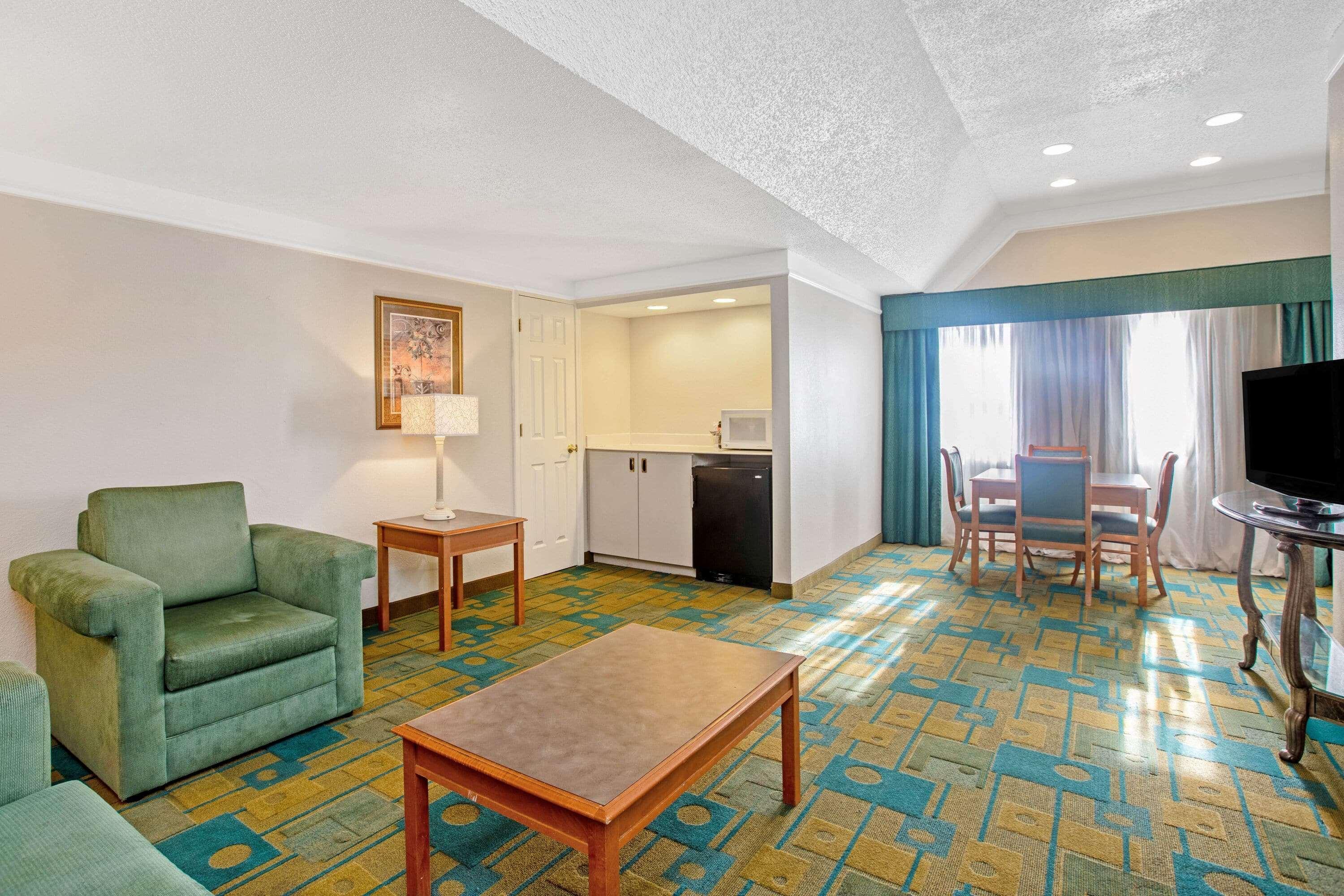 La Quinta Inn By Wyndham El Paso Cielo Vista Bagian luar foto
